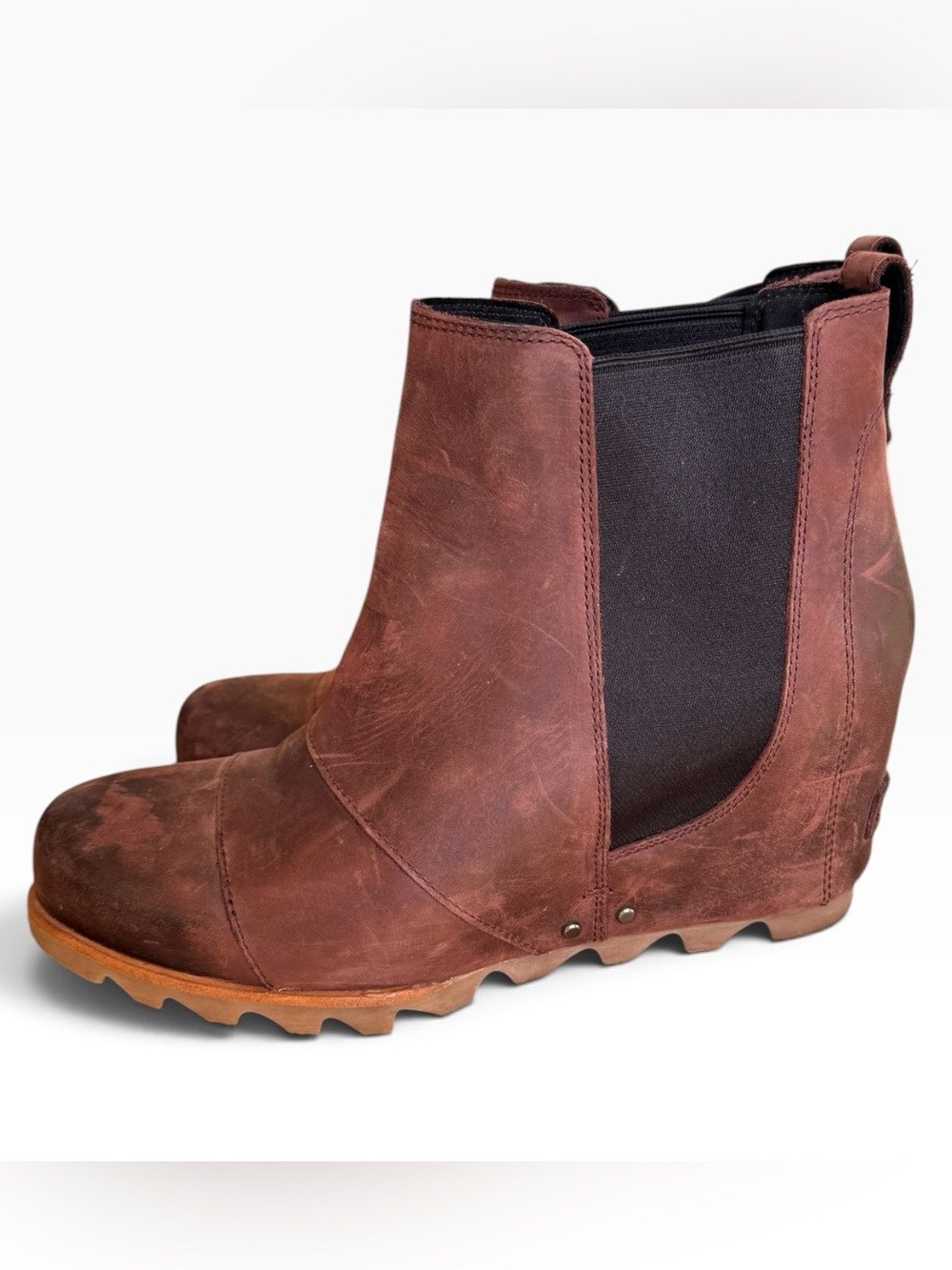 Sorel Lea Hidden Wedge Boots Redwood Leather Size 10.5 Chelsea Ankle Slip On